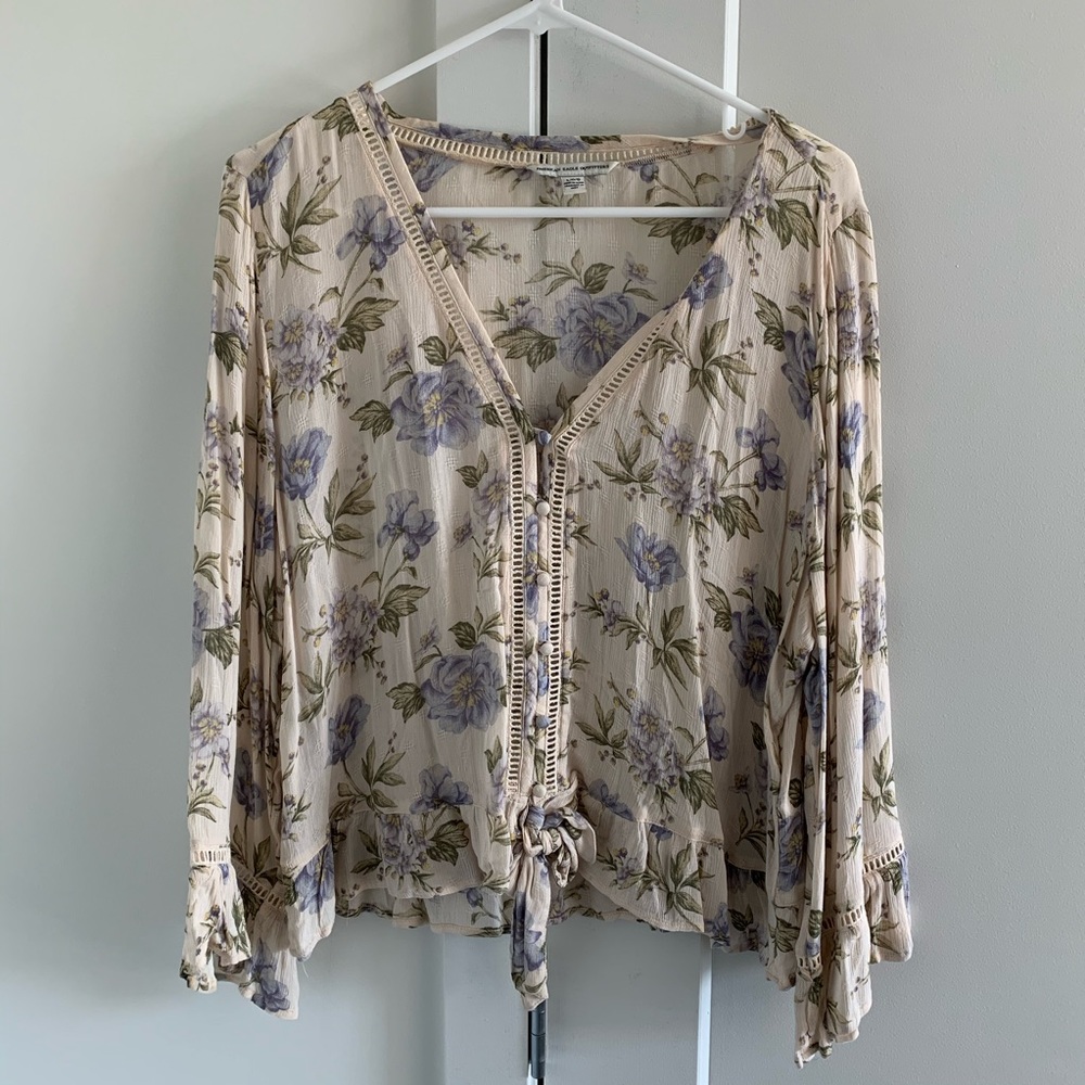 🌸American Eagle🌸 White Floral Blouse
